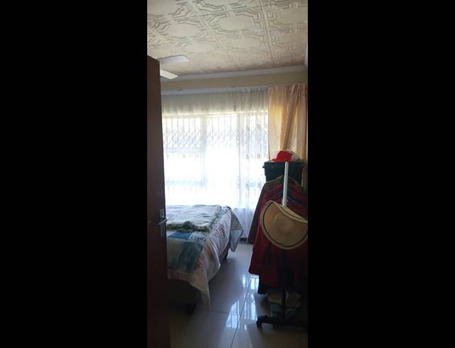 3 BEDROOM FREEHOLD FOR SALE IN SUNNYRIDGE
